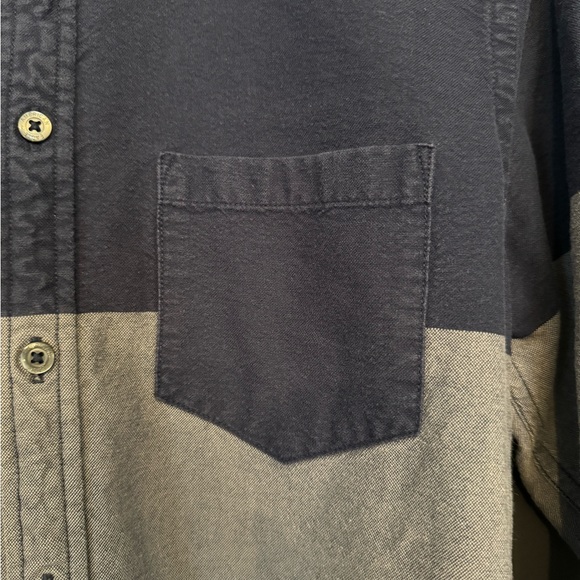 🦅 AE Color Block Long Sleeve Button Down Shirt - Picture 6 of 9